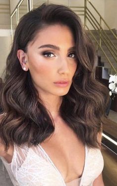 Big Waves Hair, Middle Length Hair, Curled Hairstyles For Medium Hair, Medium Length Curls, Bridal Hair Down, Wavy Hairstyles Medium, Evening Hairstyles, Guest Hair