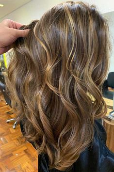 Haircut Selfie, Photo Hijab, Rambut Brunette, Honey Brown Hair, Brown Hair Inspo, Brunette Hair With Highlights, Cute Hairstyle, Brown Hair Balayage, Honey Hair