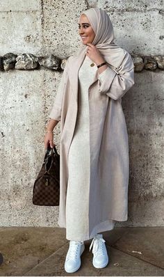 2. Fashion: #fashion, #style, #outfitinspiration, #beauty Hijabi Fashion Winter, Winter Hijab, Modern Hijab Fashion, Stylish Hijab, Modest Fashion Hijab