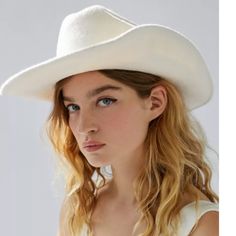 Showstopper Such A Flattering Fit And Amazing Creamy White Wool Tagged Modern Cowboy, Cabbie Hat, Rancher Hat, Cowgirl Hat, Women's Hats, Cowgirl Hats, Accessories Bags, Boho Festival, Wide Brimmed Hats