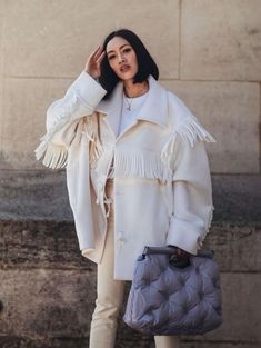 Tiffany Hsu, Mantel Outfit, Looks Street Style, White Coat, Street Style Inspiration, Mode Inspo, Look Vintage, Style Chic, Mode Inspiration