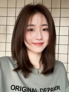 U Shape Short Hair, Oval Cut Hair, Easy To Maintain Haircut For Women, Shoulder Length Hair For Square Face, Straightened Short Hair, Korean Wavy Hair Medium, Shoulder Length Hair Wispy Bangs, Korean Lob, Soft Layers Medium Hair Straight