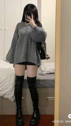 Curvy Style Outfits Casual, Egirl Fall Outfit, Soft Dark Aesthetic Outfits, Big Chest Outfits, Softie Style, Korean Casual Outfits, Swaggy Outfits, Really Cute Outfits, Edgy Outfits