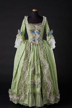 1780s Fashion, 18th Century Dresses, Georgian Fashion, 1700 Fashion, 18th Century Women, 18th Century Costume, 18th Century Clothing