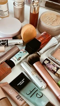 Girl Inspiration, Foto Ideas Instagram, Instagram Photo Inspiration, Girls World, Sephora Makeup, Fake Story, Just Girl Things, Makeup Skin Care, Skin Makeup