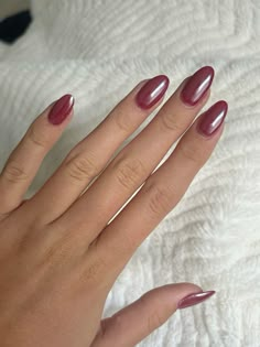 Simple Fall Gel Nail Ideas, Velvet Nails Fall, Eva Meloche Nails, Plum Cat Eye Nails, Round Chrome Nails, Berry Color Nails, Nails Purple And Orange, Mauve Almond Nails, Plum Chrome Nails