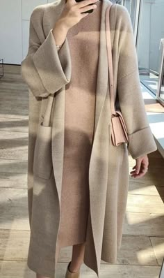 Long Oversized Cardigan, Trendy Winter Fashion, Mode Ulzzang, Estilo Hijab, Khaki Coat, Fall Fashion Coats, Mode Abaya, Peacoats, Summer Fashion Dresses