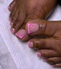 Summer Pedicure Designs, Flower Toe Nails, French Toe Nails, Pedicure Designs Summer, Pink Toe Nails, Simple Toe Nails, Feet Nail Design, Pedicure Designs Toenails, Summer Pedicure