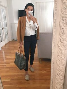 Outfit Ideas Extra, Work Outfits With Flats, Outfit With Flats, Outfits With Flats, Trendy Work Outfit, Business Casual Fall, Spring Business Casual, Work Outfit Ideas, Professional Work Outfit