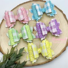 Celebrate spring and Easter with these gorgeous 3.5-inch faux leather bows! Our faux leather gingham bows are the perfect accessory for your little one this Easter! With a variety of colors to choose from, you can find the perfect bow for your child. Our bows are made of high quality faux leather for durability. Each bow is carefully and lovingly handmade to ensure a beautiful finish. ** Please choose color and clip choice from drop down box.  Colors may vary from each screen due to monitor sett Easter Bows For Hair, Cricut Bows, Faux Leather Hair Bows, Spring Bows, Spring Hair Bows, Pastel Gingham, Faux Leather Bows, Girls Hair Bows Diy, Easter Hair Bows