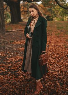 Dark Green Wool Coat Women's Winter Double Breasted Long - Etsy UK Coat And Long Skirt Outfit, Vintage Wool Coat Outfit, Soft Autumn Dark Academia, Retro Winter Fashion, Winter 2024 Coats, Dark Green Fall Outfits, Victorian Winter Coat, Dark Academia Clothing Women, Cute Cleaning Outfits