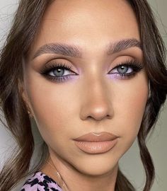 Smokey Eye With Purple Accent, Lilac Outfit Makeup Ideas, Lilac Bridesmaid Makeup, Wedding Makeup Lilac, Purple Eye Looks Eyeshadows, Makeup For Lilac Outfit, Purple Makeup For Wedding, Makeup With Lilac Outfit, Lilac Make Up Look