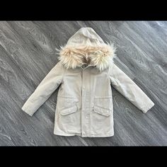 Yves Salomon Enfant Fur Parka Girl Size 8. Condition Is Pre-Owned. Shipped With Usps Ground Advantage. Parka Yves Salomon, Yves Salomon, Fur Parka, Kids Jacket, Parka, Jackets & Coats, Cream, Color