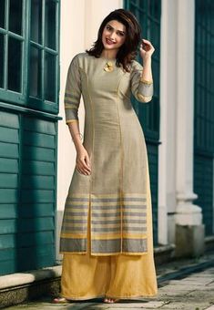 Corak Krusye, Party Wear Kurti, Design Kurta, Indian Kurti Designs, Kurti Sleeves Design, New Kurti Designs, Kameez Designs, Churidar Designs