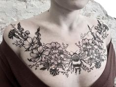 50+ Best Chest Tattoos For Women in 2023 Check more at https://ideatatto.com/female/50-best-chest-tattoos-for-women-in-2023/ Chest Tattoo Flowers, Chest Tattoo Designs Female, Chest Tattoo Female Upper, Tatuaje Cover Up, Full Chest Tattoos, Girl Back Tattoos, Tattoos Mandala, Cool Chest Tattoos, Pieces Tattoo