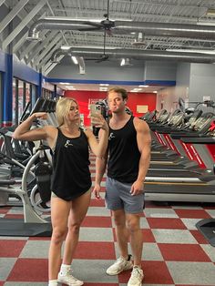 Matching gym couple Couple Gym Outfits, Outfit Pareja, Sporty Casual Outfits, Gym Couple, Rabbit Clothes, Couple Matching Outfits, Gym Fits, Gym Outfits, Sporty Casual