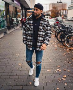 Men’s Hoodie And Flannel, Men’s Fashion Tattoos, Winter Fit Men Aesthetic, Orange Flannel Outfit Men, Flannel Over Hoodie Outfit Guy, Nice Mens Outfits, Men’s Street Fashion, Fall Fashion Men