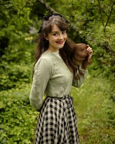 Princess Poses, Appalachian Horror, Seasonal Outfits, Pretty Clothing, Dark Academia Style, Academia Style, Cottagecore Style, Half Updo, Portrait Ideas