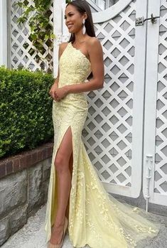 Chiffon Prom Dress Long, Prom Dresses 2023 Yellow, Grad Dresses High School, Yellow Formal Dresses, Light Yellow Prom Dress, Formal Dresses Uk, Mermaid Yellow, Yellow Evening Gown, Yellow Prom Dresses