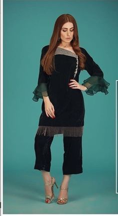 Design Pakistani Dresses, Elegant Velvet Dress, Dress Design Pakistani, Luxury Pret, Velvet Dress Designs, Frock Fashion, Pakistani Wedding Outfits, Stylish Short Dresses, Pakistani Dresses Casual