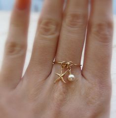 Charm ring Beach ring Gold filled ring Starfish ring by Lalinne Starfish Ring, Beach Rings, Heart Wedding Rings, Charm Ring, Jewelry Editorial, Zierlicher Ring, Happy Bday, Gold Filled Ring, Jade Ring