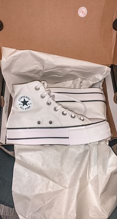 Converse Platforms, White Platform Converse, Converse Platform, Trendy Shoes Sneakers, White Nike Shoes, All Nike Shoes, Platform Converse, Stunning Shoes, Cute Nike Shoes