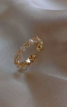 خواتم خطوبة, قلادات متدلية, Hand Jewelry Rings, Neck Pieces Jewelry, Gold Rings Fashion, Gold Ring Designs