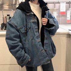 Fashion 90s, Hooded Denim Jacket, Hipster Outfits, Oversized Denim Jacket, Ripped Denim, Looks Style, Looks Vintage, Grunge Outfits, Aesthetic Outfits