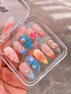 Beige Nails With Flowers, Nail 3d Art, Incapcilated Acrylic Nails, Press On Ideas, 3d Nail Ideas, Tropical Makeup Look, Tropical Acrylic Nails, Hawaii Nails Ideas, Island Nails Tropical