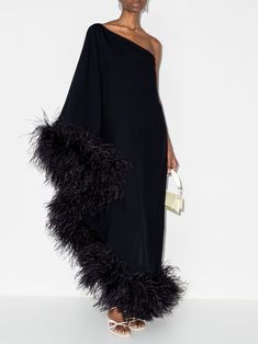 Black Feather Dress, Taller Marmo, Long Black Evening Dress, Racing Fashion, Evening Wear Dresses, Floor Length Prom Dresses, Satin Evening Dresses, Plus Size Formal Dresses, Semi Formal Dresses