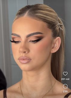 Soft Glam Makeup Smokey Wing, Bride Makeup Winged Eyeliner, Full Glam Bridal Makeup Hooded Eyes, Trendy Eye Makeup 2024, Trend Makeup 2024, Glam Makeup With Winged Liner, 2024 Glam Makeup, Machiaj Smokey Eyes, Different Skin Types