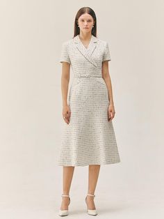 Structured Dress Classy, Chanel Formal Dress, Twin Outfit, Mermaid Long Dress, Model Clothes, Graceful Movement, Cute Work Outfits, Structured Dress, Chanel Dress