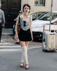 Vivienne Westwood Corset And Skirt, Vivienne Westwood Corset Runway, Gamine Style, Street Snap, Tattoo Styles, Asian Fashion, Classic Hollywood