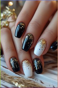 Nail Gel Polish Design Gold Glitter, Trending Gel Nails 2024, Black White And Gold Nails Design, Shine Nail Designs, Nail Black And Gold, Elegant Glitter Nails, Black And Glitter Nail Designs, Black And Gold Gel Nails, Black White And Gold Nails