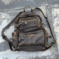 Main Material: PU Lining Material: Polyester Vintage Backpacks Aesthetic Grunge, Old Backpack Aesthetic, Green Backpacks For School, Vintage Backpacks Aesthetic, 70s Backpack, Backpacks Aesthetic, Grunge Backpack, Backpacks For High School, Old Backpack