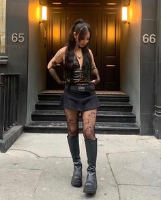 Edgy Concert Outfit, Concert Outfit Black Women, Concert Outfit Black, Outfit Black Women, Festival Outfits Rave, Outfits Rave, Tokyo Fashion, Grunge Punk, Festival Looks