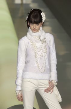 2003 Runway, Chanel Style Jacket, Cabi Clothes, Fashion Makeover, Designer Runway, Chanel Style, Chanel Couture, White Magic, Couture Runway