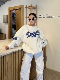 La Dodgers Outfit, Dodgers Sweatshirt, La Outfits, Event Outfit