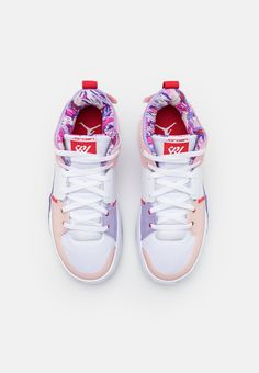 Jordan JORDAN ONE TAKE 5 - Basketballschuh - white/university red/arctic punch/purple pulse/dark iris/sunset pulse Jordan One, Jordan Basketball Shoes, Jordan Ones, Jordan Basketball, Des Baskets, Basketball Shoes, Jordan, Basketball, Purple