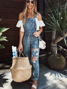 off the shoulder top and overalls Overalls Chic, Chic Jeans, Design Moda, Boutique Style, Spring Summer Outfits, Spring Outfit