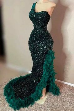 Dark Green One shoulder Split Ruffles High Split Prom Dresses Emerald Green Prom Dress, Prom Dress Pictures, Split Prom Dresses, Sparkly Prom Dresses, Green Prom, Mermaid Evening Gown, Sweetheart Prom Dress, Green Gown, Prom Dress Inspiration