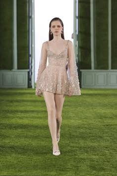 Ready to wear Fall 2024 – GEORGES HOBEIKA Fall Ready To Wear, Princess Inspired Outfits, Fancy Short Dresses, Gowns Dresses Elegant, Georges Hobeika, Elegant Dresses Classy, Muslimah Fashion Outfits, Fancy Dress Design, Easy Trendy Outfits