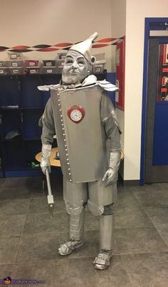 Diy Tin Man, Tinman Costume, Man Costume Ideas, Diy Tin Man Costume, Tin Man Halloween Costume, Dark Halloween Makeup, Tin Man Costume, Tin Man Costumes, Unique Halloween Makeup