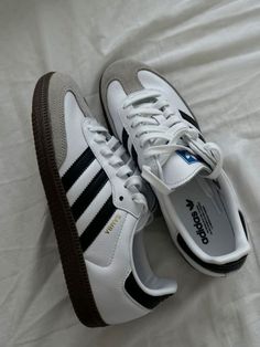 #adidas #samba #sneakers #streetwear #aesthetic Back To School Shoes Adidas, Samba Adidas Shoes, White And Black Sambas, Adidas Shoes Sambas, Adais Sambas, Adidas Smaba, Adidas Samba Grey, Shoes Adidas Samba, Shoe Ideas For School