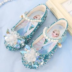 Embrace the enchantment of these Elsa Princess Soft Shoes, made with high-quality PU and adorned with captivating animal prints. Whether strolling or dancing, these shoes ensure both comfort and a touch of magic for your little princess. These shoes promise comfort and charm fit for your little one's royal adventures. Specifications: Lining Material: Canvas Item Type: Casual shoes Closure Type: Hook & Loop Upper Material: PU Pattern Type: Animal Prints Size Chart: Disney Slippers, Disney Sneakers, Led Shoes, Disney Elsa, Rain Shoes, Princess Elsa, Shoe Pattern, Soft Shoes, Children Shoes