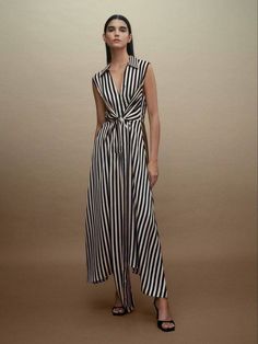 White Striped Dress Outfit, Stripe Outfits, Fashionista Clothes, Poplin Dress, Stripe Dress, Arab Emirates, White Striped Dress