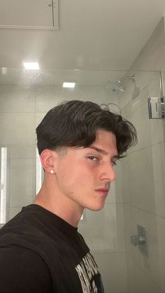 Middle Part Hairstyles Men, Middle Part Haircut, Mid Haircuts, Mens Haircuts Thick Hair, Mid Fade Haircut, Hairstyles Thick Hair, Middle Hair, Mens Haircuts Short Hair, Middle Part Hairstyles