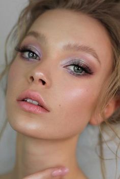 Wedding Make Up Colorful, Kelsea Ballerina Makeup, Makeup For Pastel Dress, Wedding Makeup Whimsical, Make Up With White Dress Makeup, Eclectic Wedding Makeup, Fun Bride Makeup, Bridal Makeup Ideas Blue Eyes