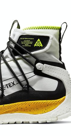 Shoes Details, Futuristic Shoes, Running Pack, 3d Fashion, Creation Couture, Latest Sneakers, Trends 2022, Sneakers Men Fashion, Fishing Shirts