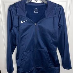 Brand New Never Worn! Just Too Small For Me And I Can’t Return It Now! Fleece On The Inside So Super Warm But Not Super Puffy! Gym Closet, Nike Zip Up Jacket, Navy Workout, Cute Online Clothing Stores, Green Leather Jackets, Jacket Nike, Nike Zip Up, Nike Vintage, Lazy Outfits